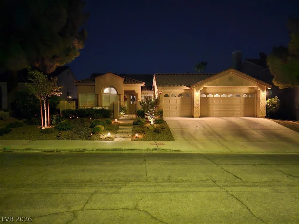 7908 Waterfalls, Las Vegas, NV 89128