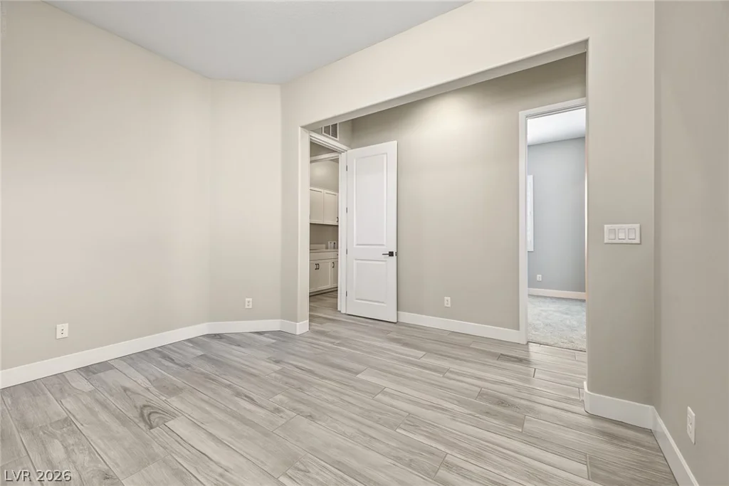 10086 Goff Grove, Las Vegas, NV 89183