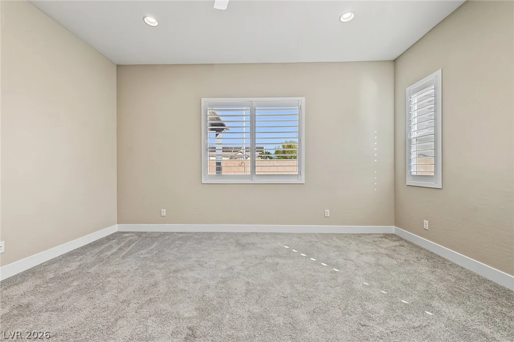 10086 Goff Grove, Las Vegas, NV 89183