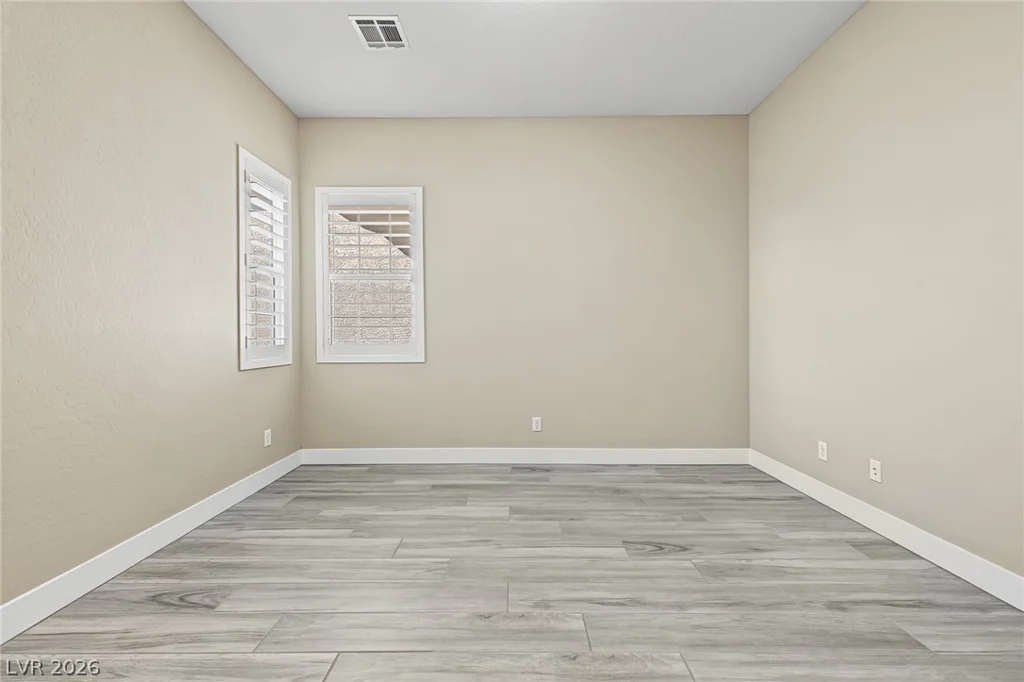10086 Goff Grove, Las Vegas, NV 89183