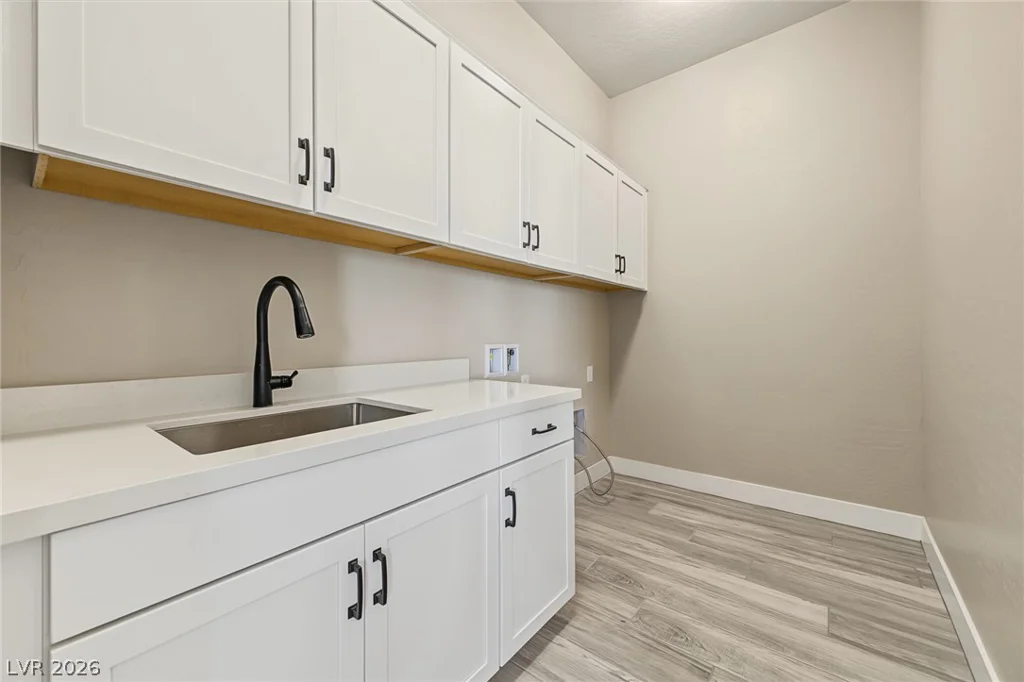 10086 Goff Grove, Las Vegas, NV 89183