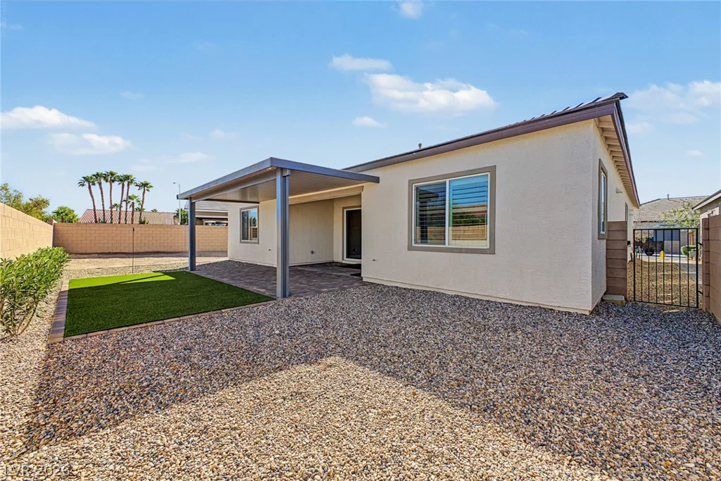10086 Goff Grove, Las Vegas, NV 89183