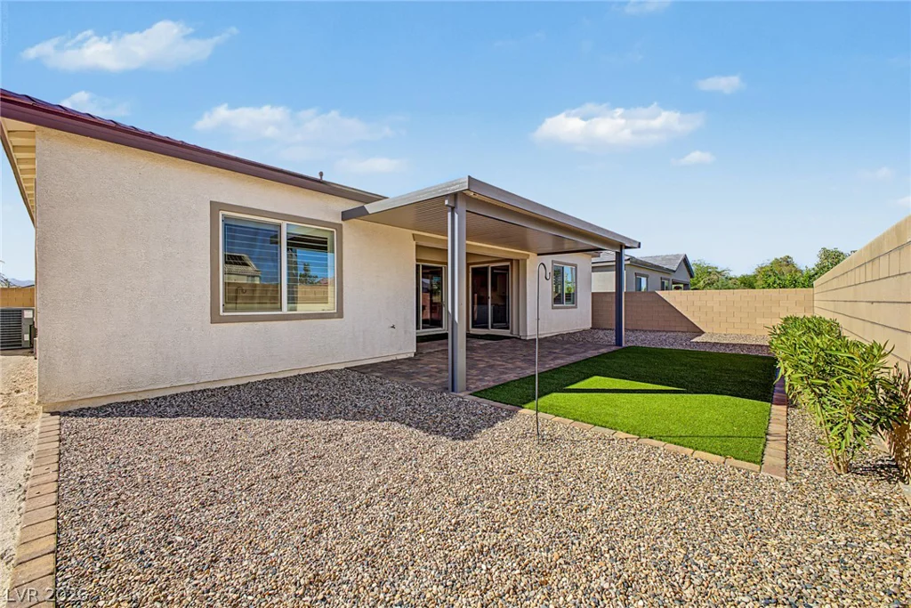 10086 Goff Grove, Las Vegas, NV 89183