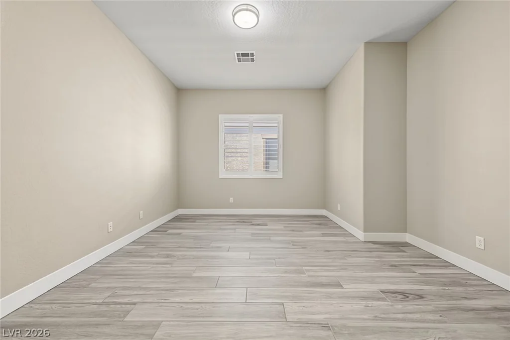 10086 Goff Grove, Las Vegas, NV 89183