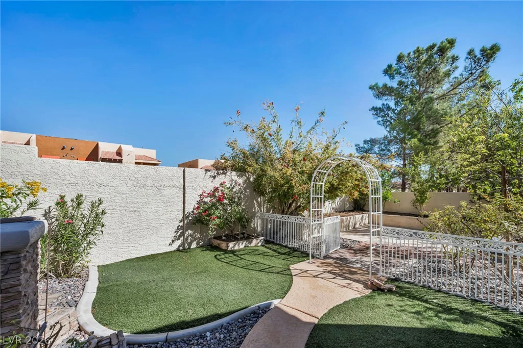 7904 Roxburgh Castle, Las Vegas, NV 89117