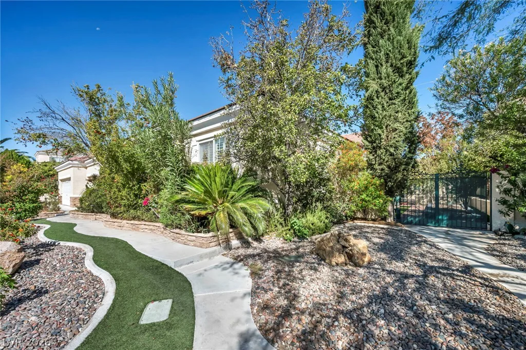 7904 Roxburgh Castle, Las Vegas, NV 89117
