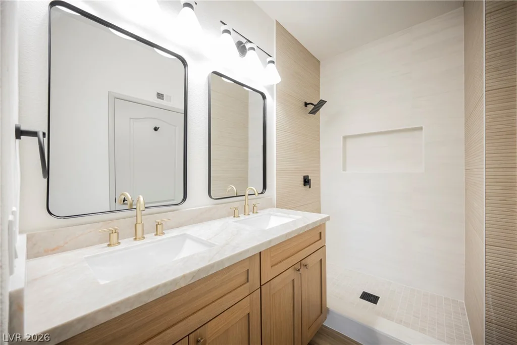 7701 Constanso, Las Vegas, NV 89128