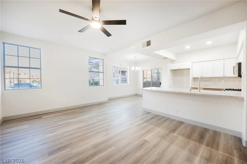 7701 Constanso, Las Vegas, NV 89128