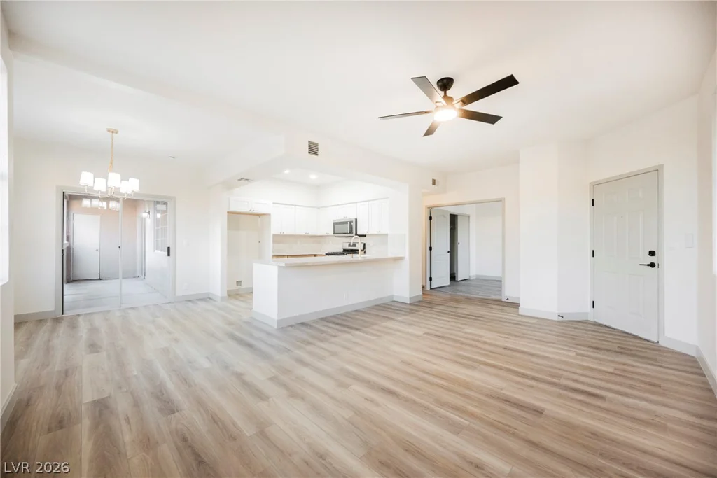 7701 Constanso, Las Vegas, NV 89128