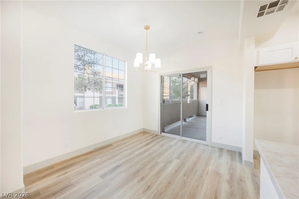 7701 Constanso, Las Vegas, NV 89128