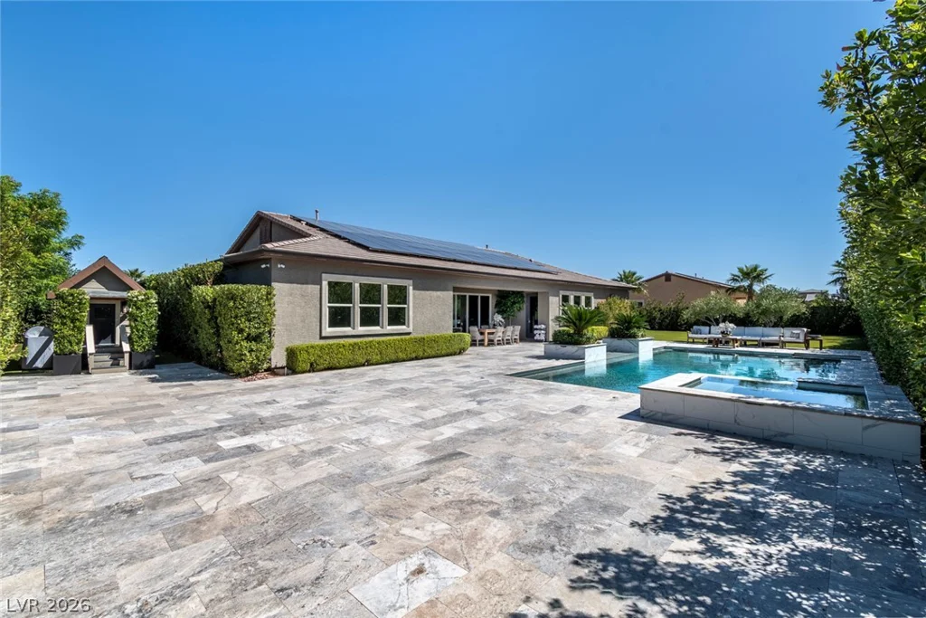 325 Greyjoy, Las Vegas, NV 89183