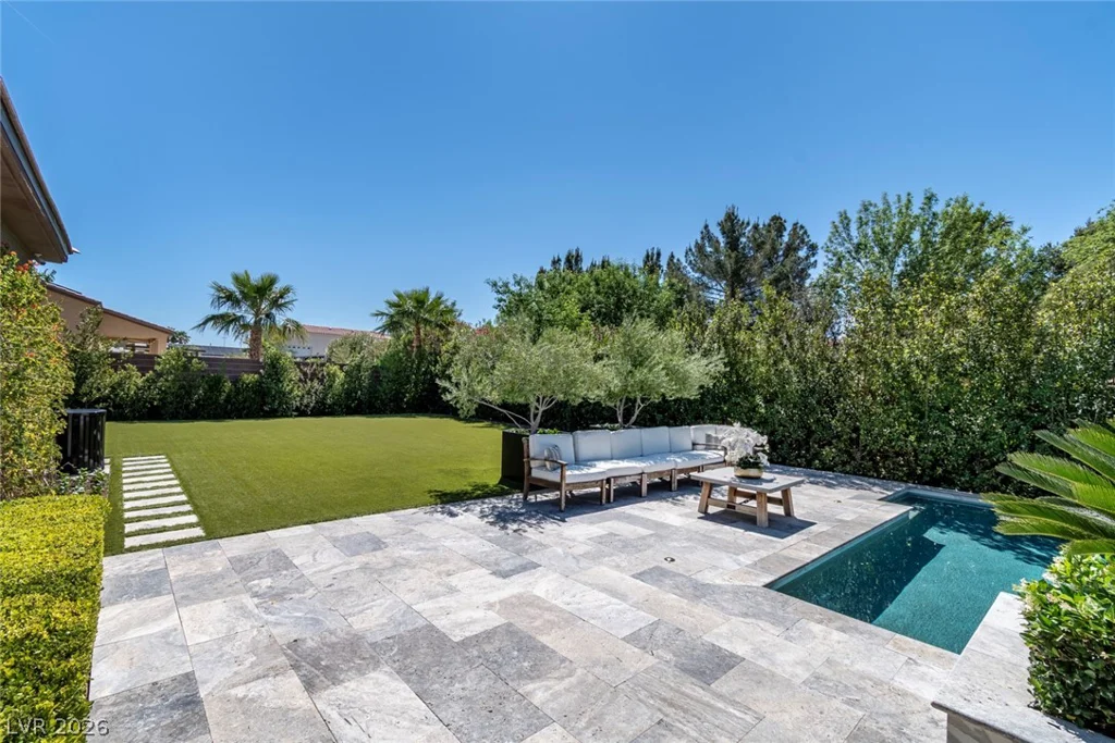 325 Greyjoy, Las Vegas, NV 89183