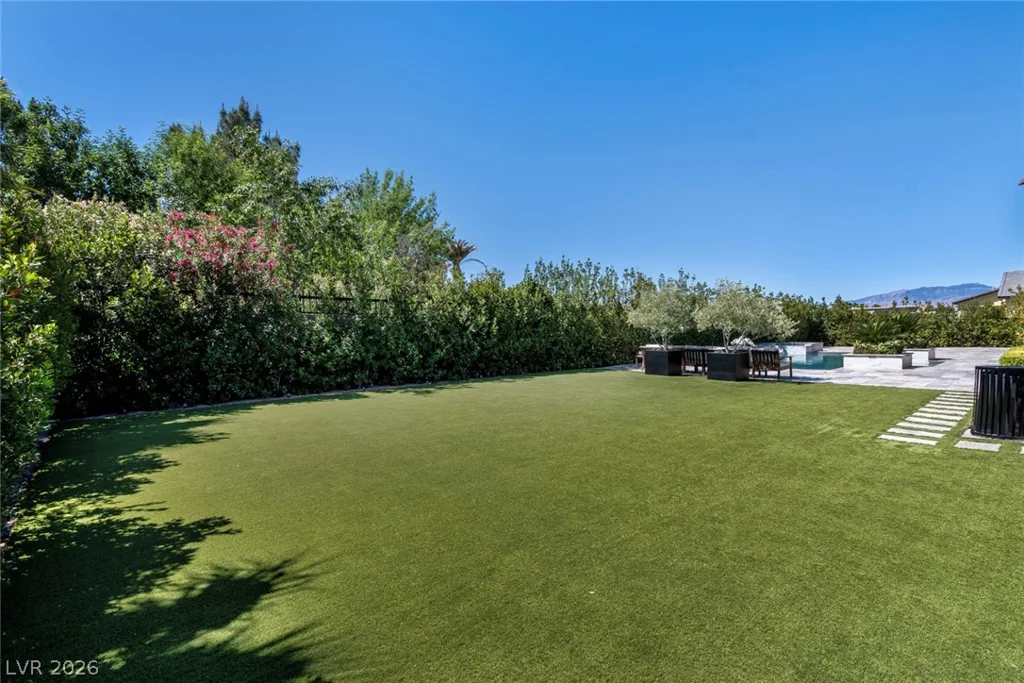 325 Greyjoy, Las Vegas, NV 89183
