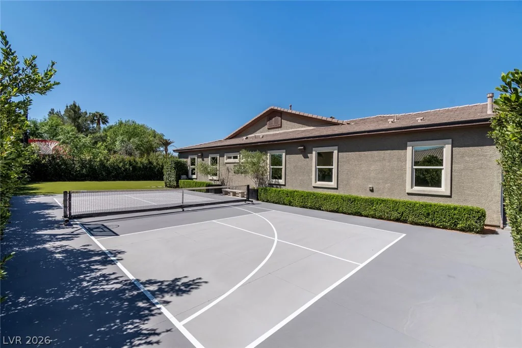 325 Greyjoy, Las Vegas, NV 89183