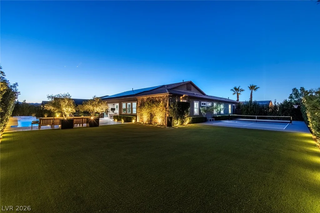 325 Greyjoy, Las Vegas, NV 89183