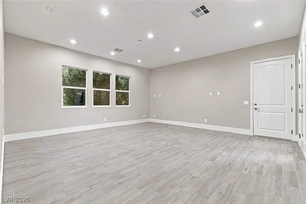 325 Greyjoy, Las Vegas, NV 89183