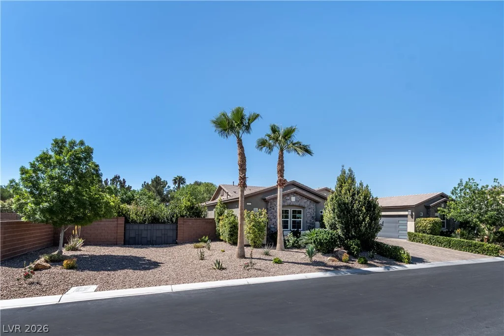 325 Greyjoy, Las Vegas, NV 89183