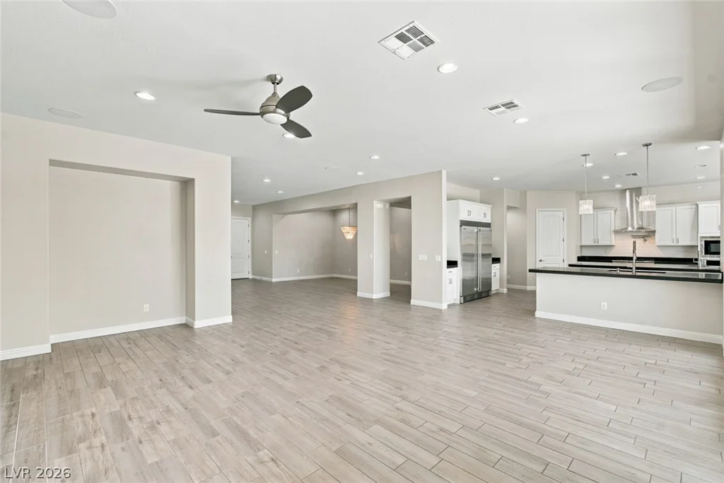 325 Greyjoy, Las Vegas, NV 89183