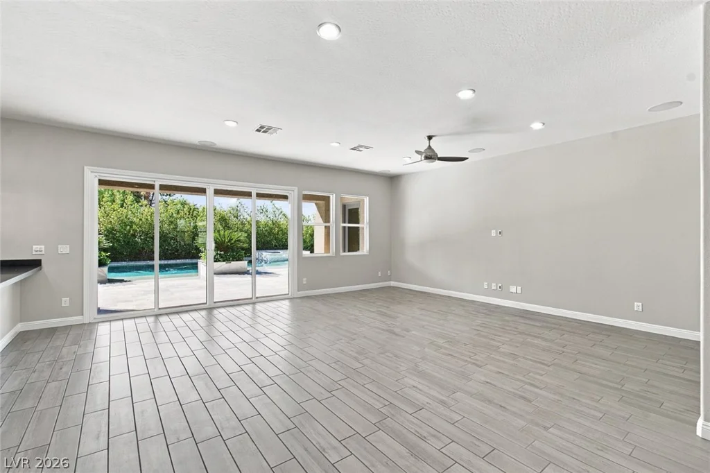 325 Greyjoy, Las Vegas, NV 89183