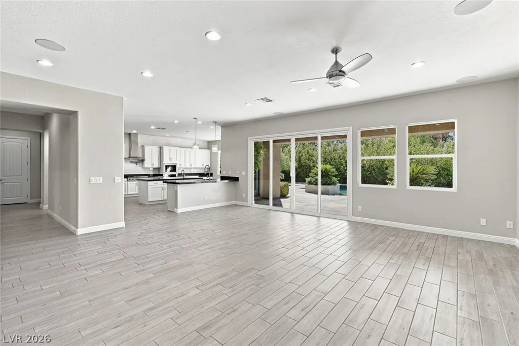 325 Greyjoy, Las Vegas, NV 89183