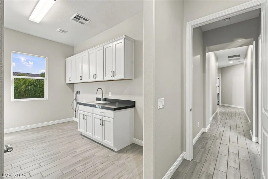 325 Greyjoy, Las Vegas, NV 89183