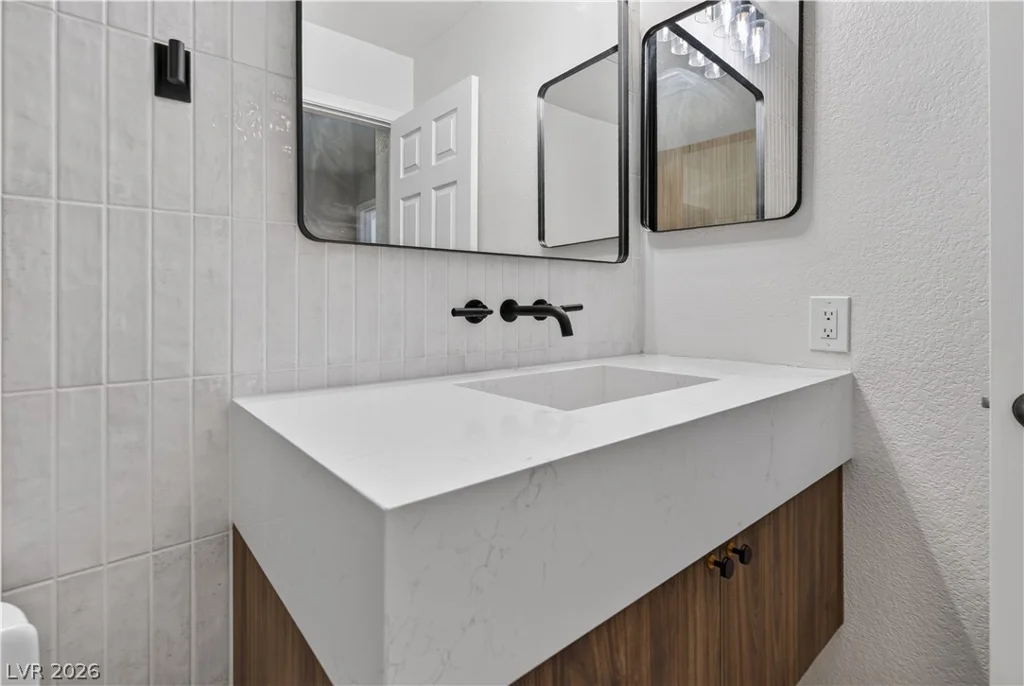 1740 Bluffs, Henderson, NV 89014