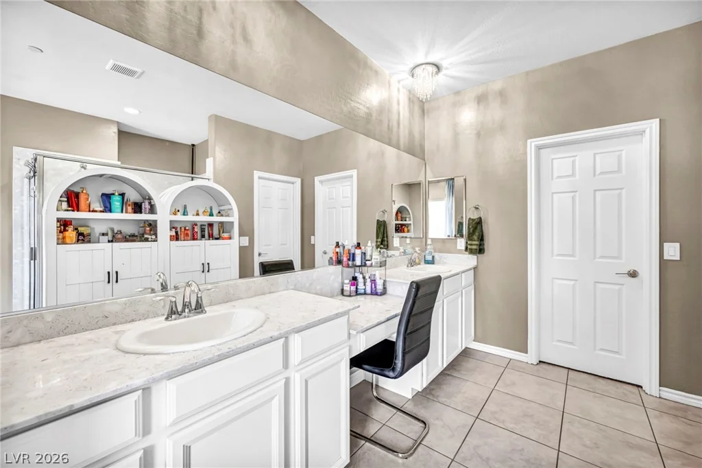 989 Alverstone, Henderson, NV 89002