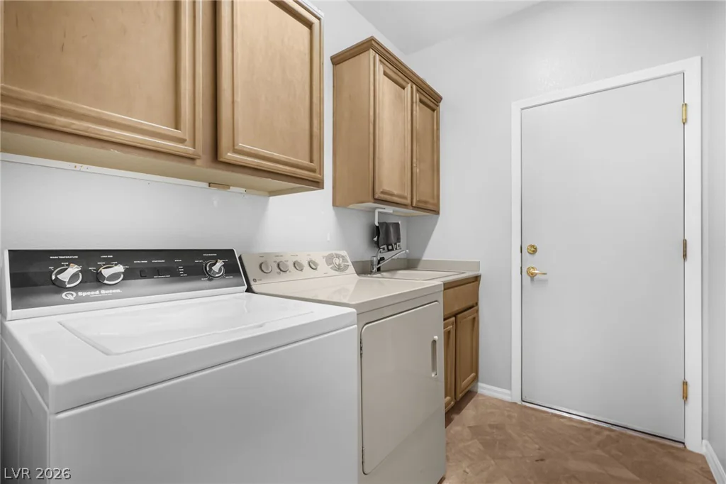 2738 Grand Forks, Henderson, NV 89052