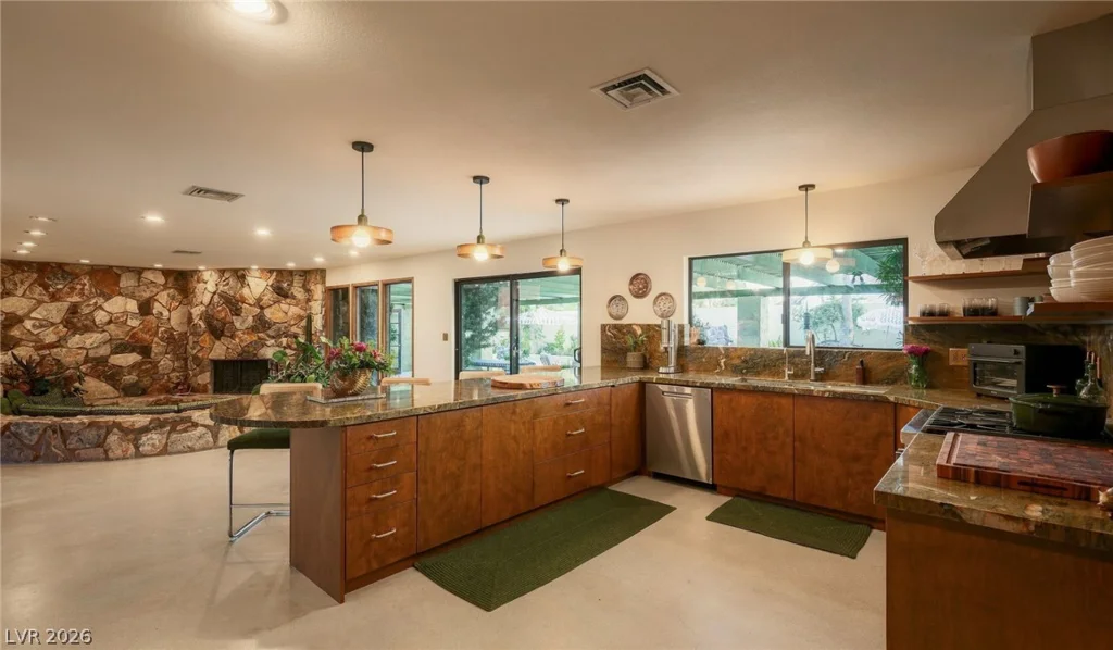 7355 Edna, Las Vegas, NV 89117