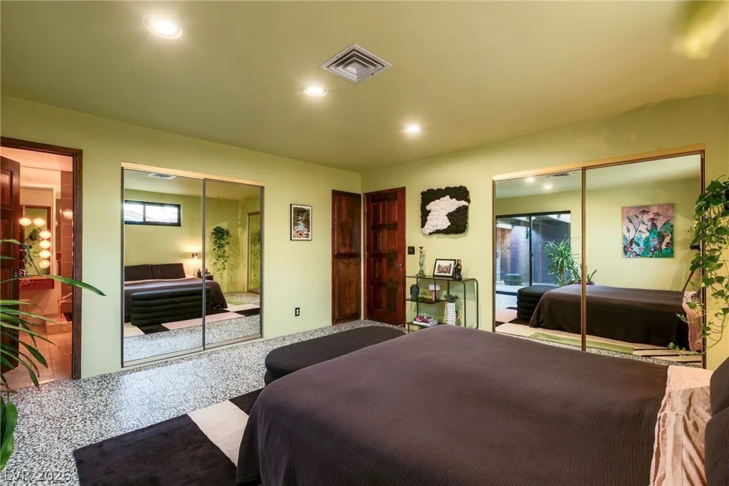 7355 Edna, Las Vegas, NV 89117