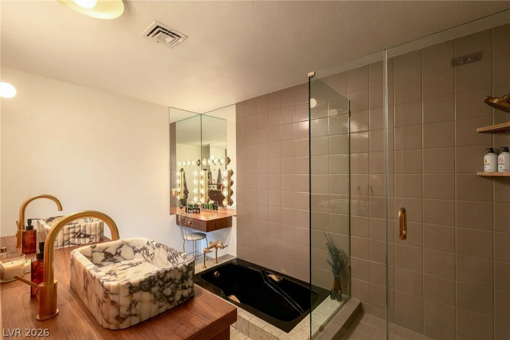 7355 Edna, Las Vegas, NV 89117