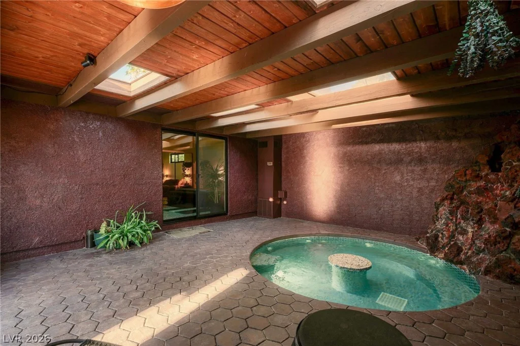 7355 Edna, Las Vegas, NV 89117