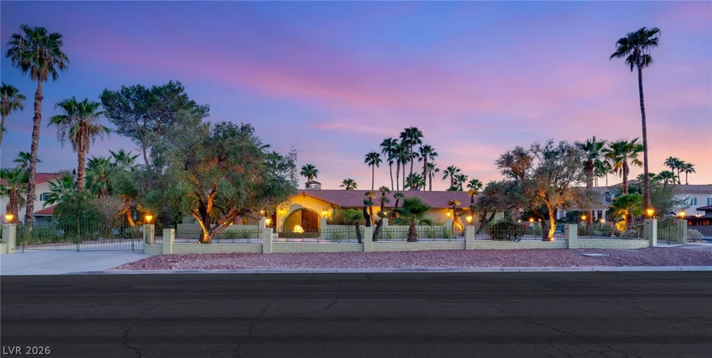 7355 Edna, Las Vegas, NV 89117