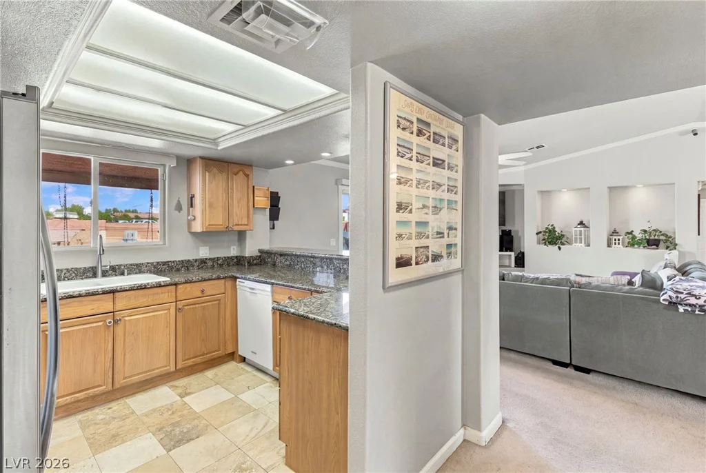 6560 Whispering Sands, Las Vegas, NV 89131