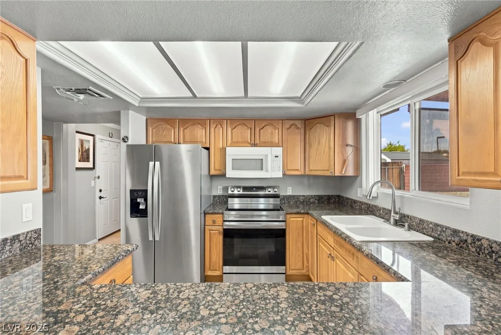6560 Whispering Sands, Las Vegas, NV 89131