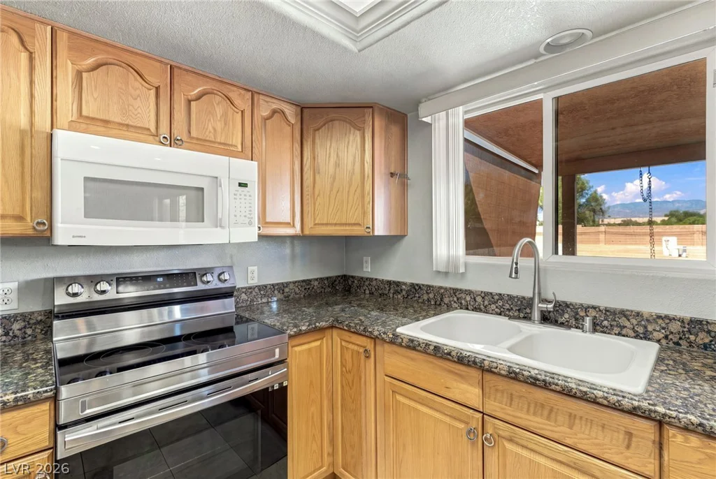 6560 Whispering Sands, Las Vegas, NV 89131