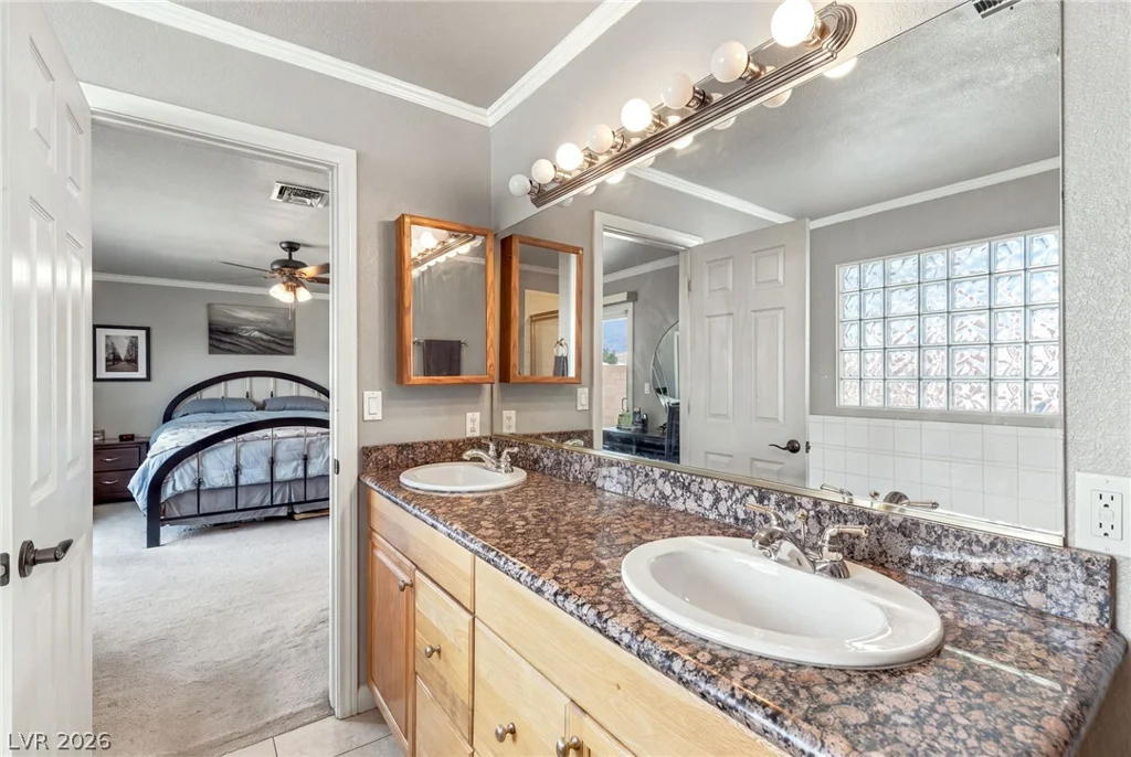 6560 Whispering Sands, Las Vegas, NV 89131