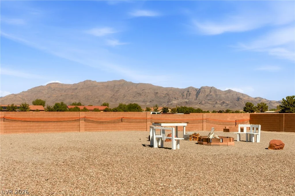 6560 Whispering Sands, Las Vegas, NV 89131
