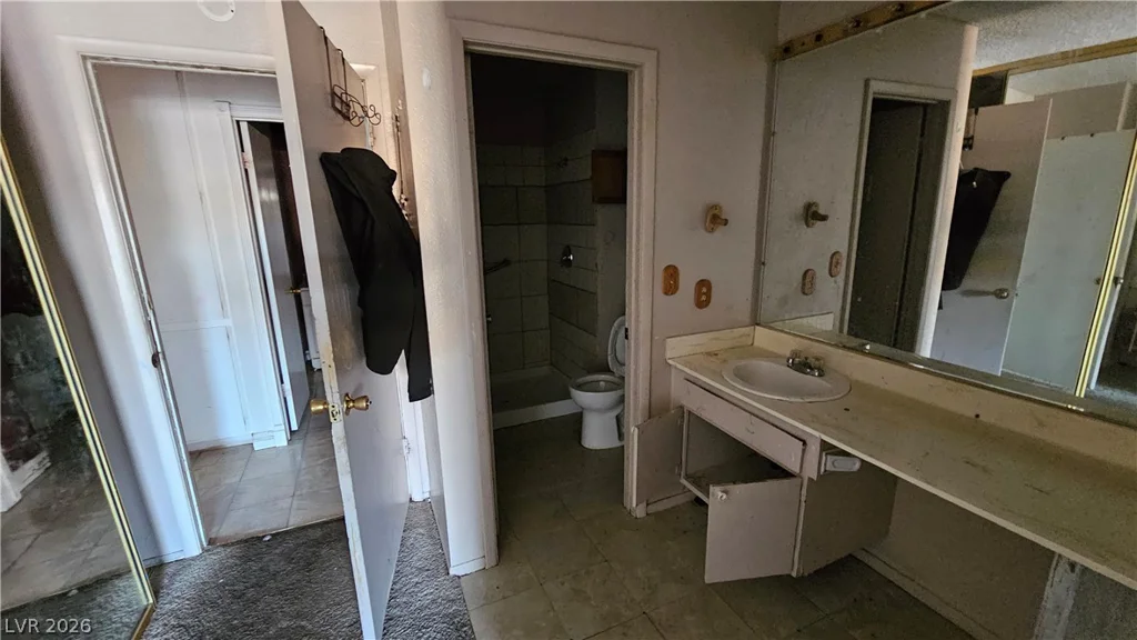 6777 Ledgewood, Las Vegas, NV 89103