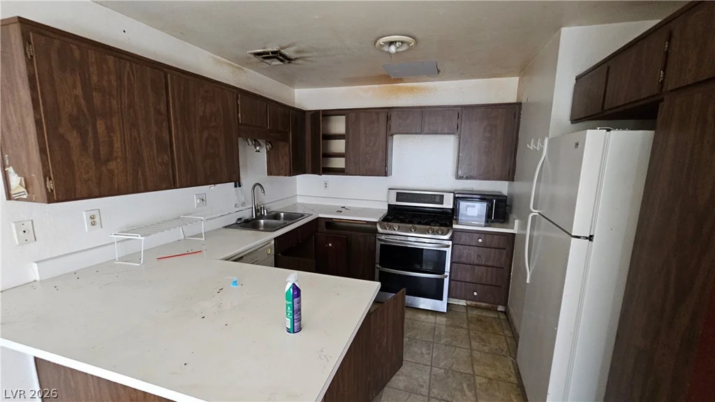 6777 Ledgewood, Las Vegas, NV 89103