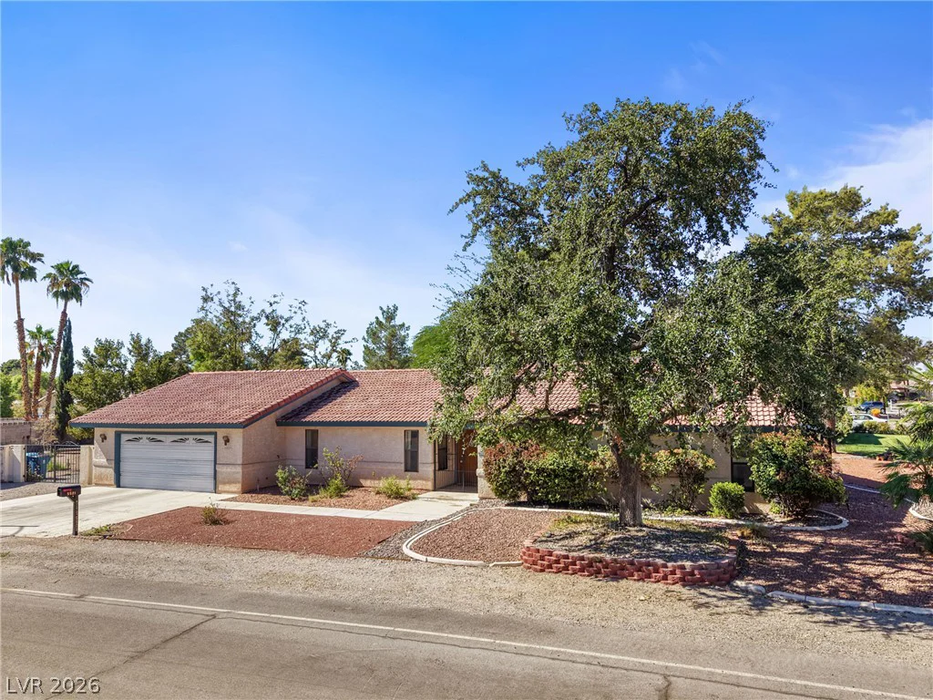 5601 Paseo Recallo, Las Vegas, NV 89108