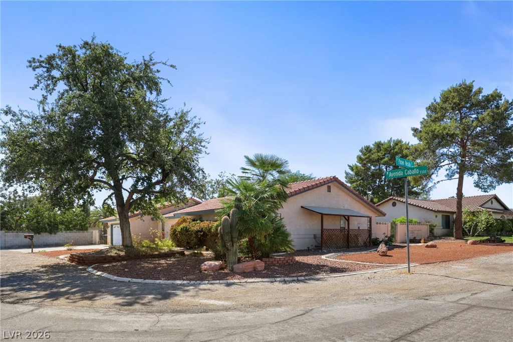 5601 Paseo Recallo, Las Vegas, NV 89108