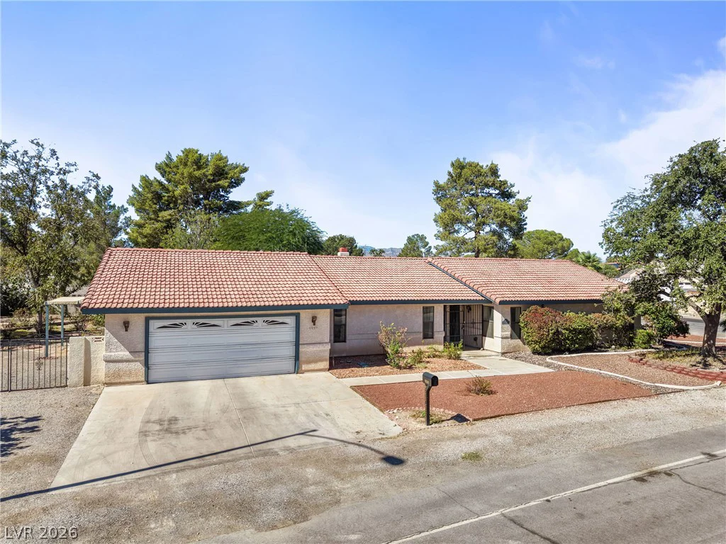 5601 Paseo Recallo, Las Vegas, NV 89108