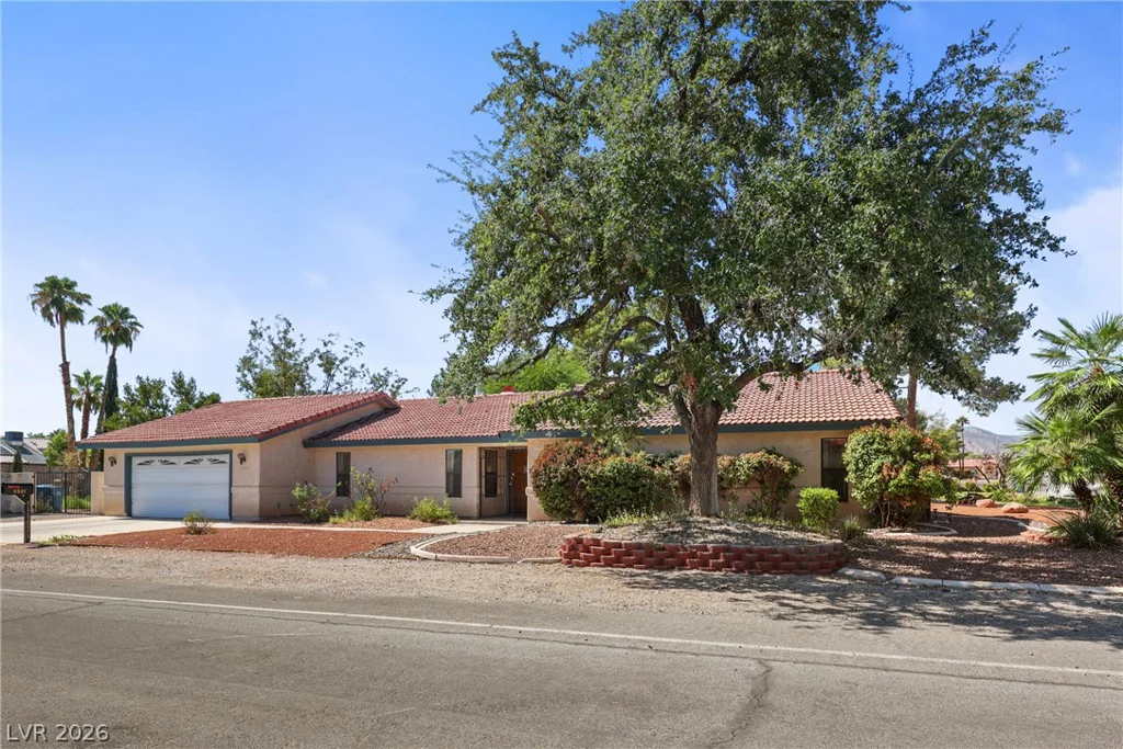 5601 Paseo Recallo, Las Vegas, NV 89108