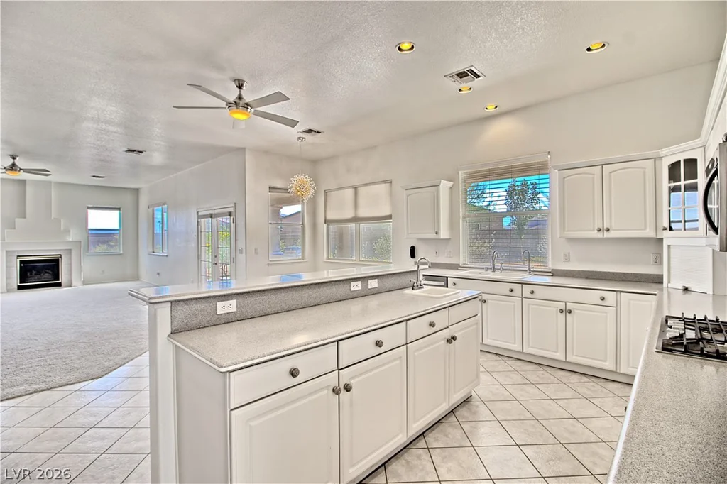 8535 Belcastro, Las Vegas, NV 89113