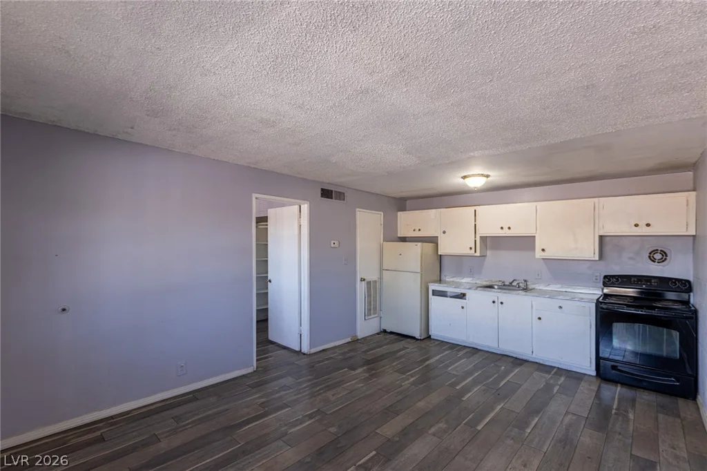 3718 Hazelwood, Las Vegas, NV 89119