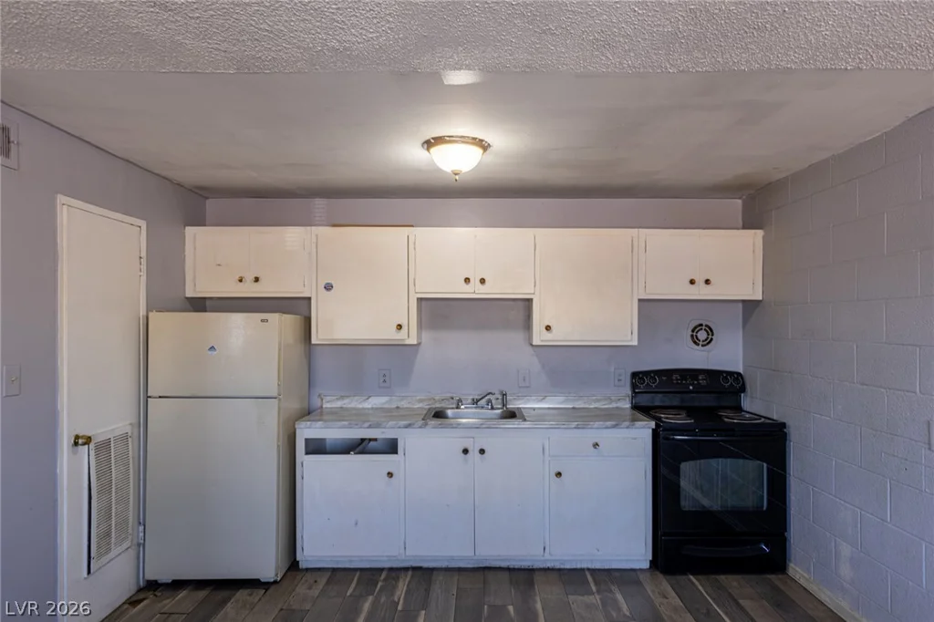 3718 Hazelwood, Las Vegas, NV 89119