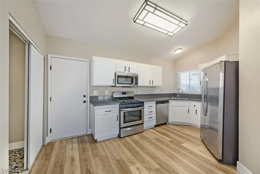 4707 Checker, North Las Vegas, NV 89031