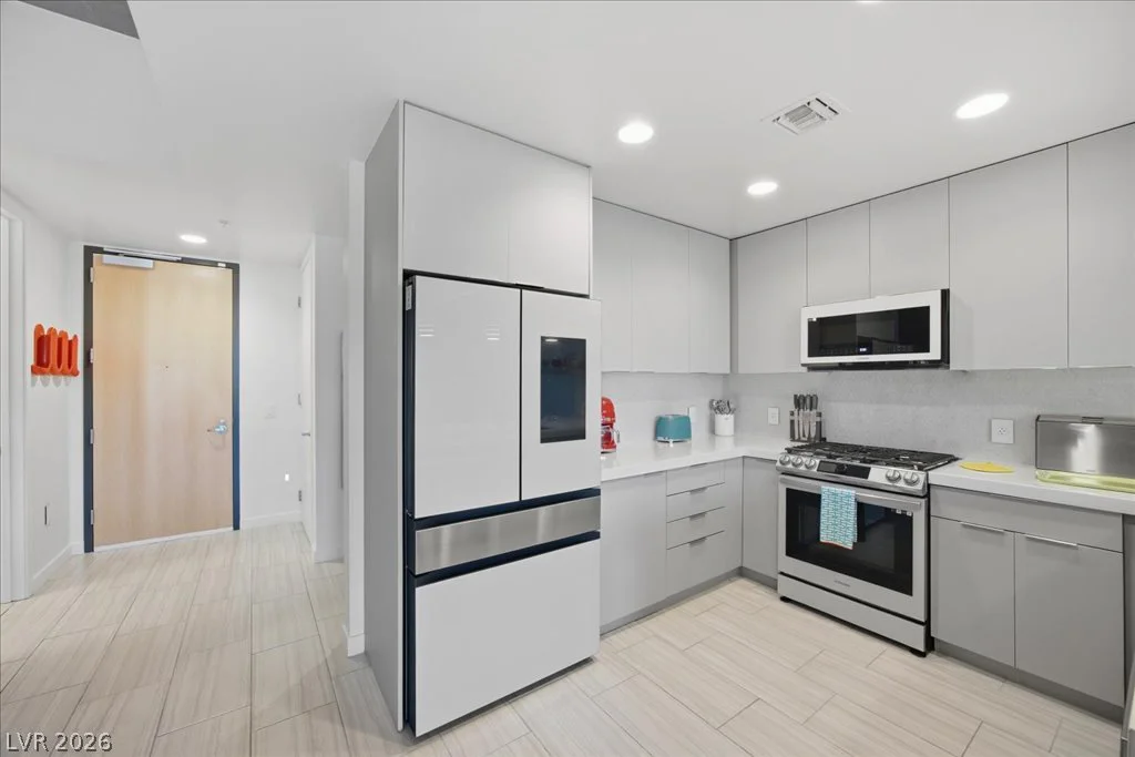 353 Bonneville, Las Vegas, NV 89101