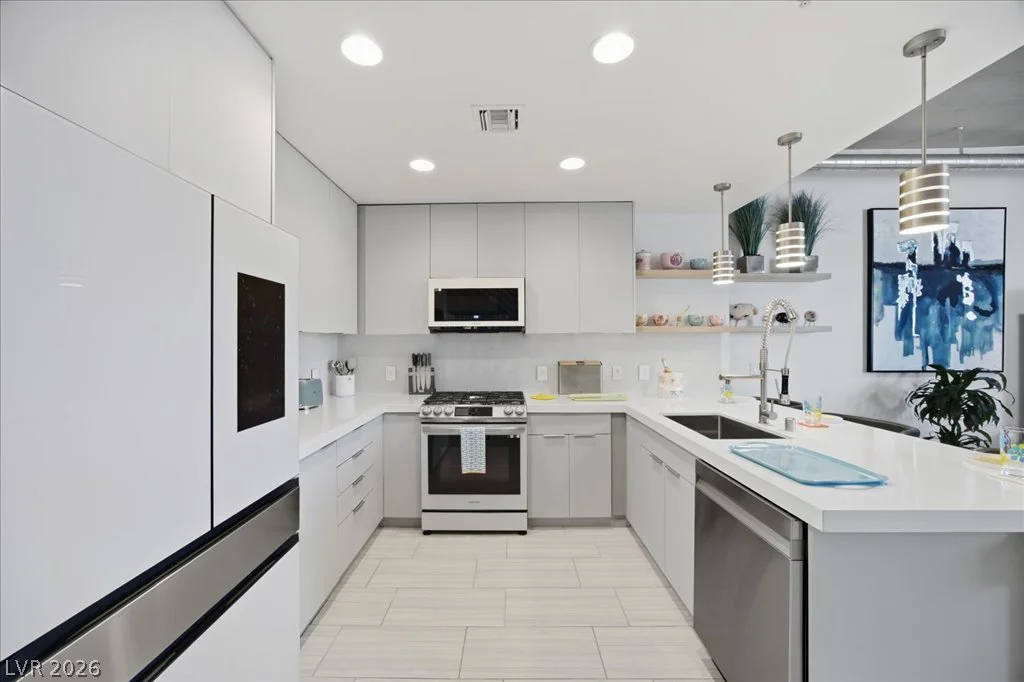 353 Bonneville, Las Vegas, NV 89101